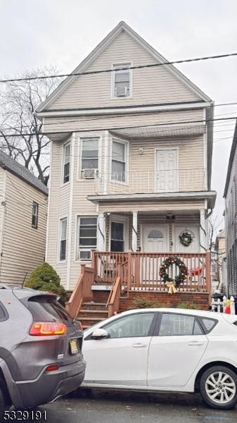 view of front of house featuring a porch