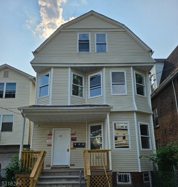 view of front of house featuring covered porch