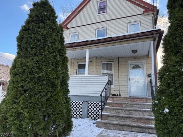 view of front of house featuring a porch