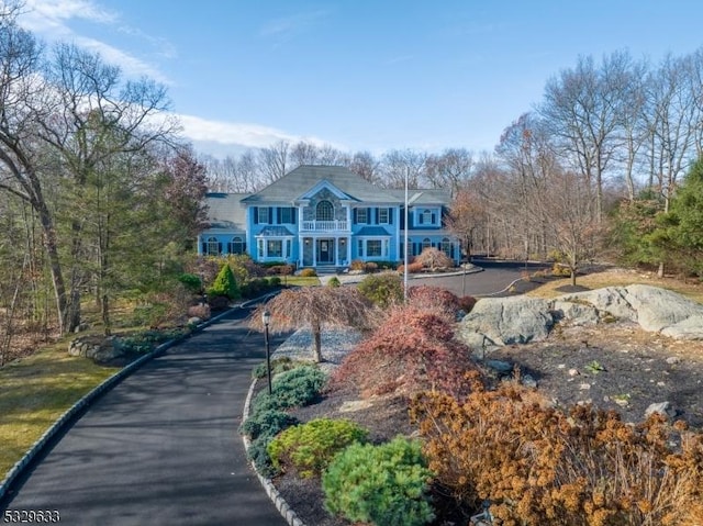 Listing photo 3 for 224 Rockburn Pass, West Milford Twp NJ 07480