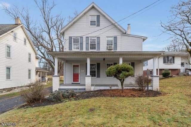 view of front facade with a front yard