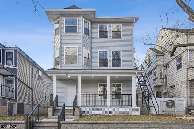 view of front of house featuring covered porch