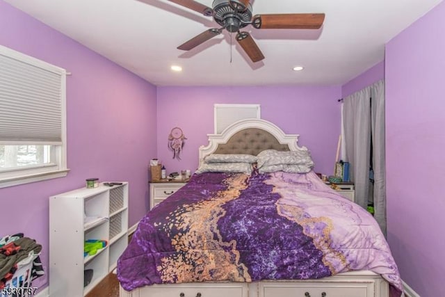 bedroom with ceiling fan