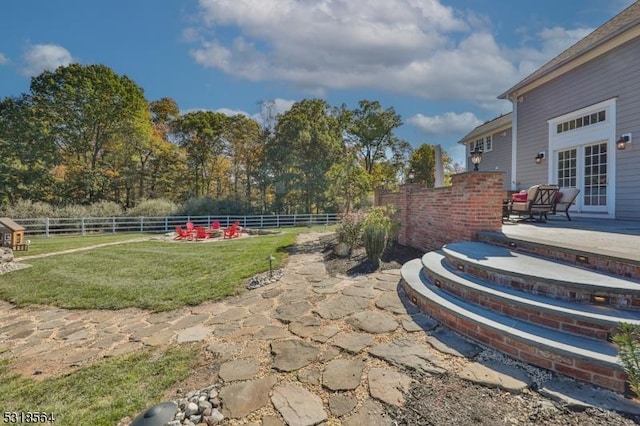 view of yard featuring a patio area