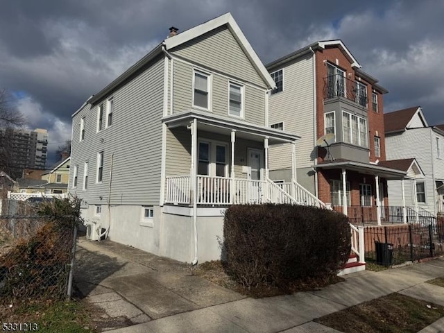 view of front of house featuring covered porch