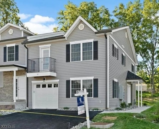 view of front facade featuring a garage