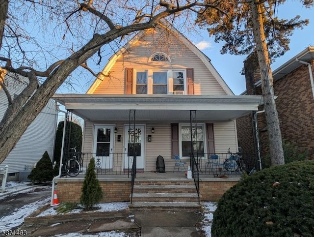 view of front facade with covered porch