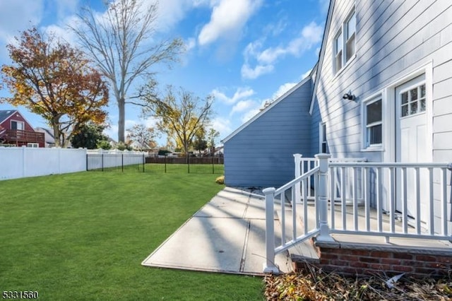 view of yard with a patio