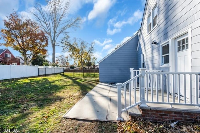 view of yard with a patio area