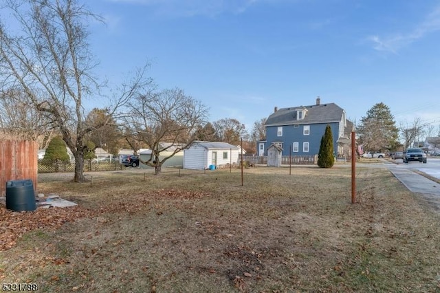 view of yard with a shed