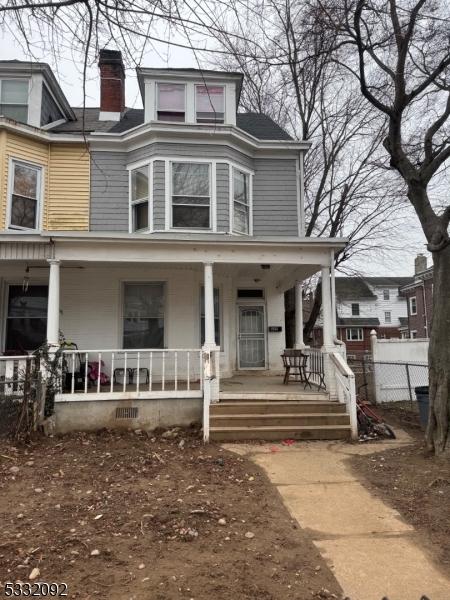 view of front of property with covered porch