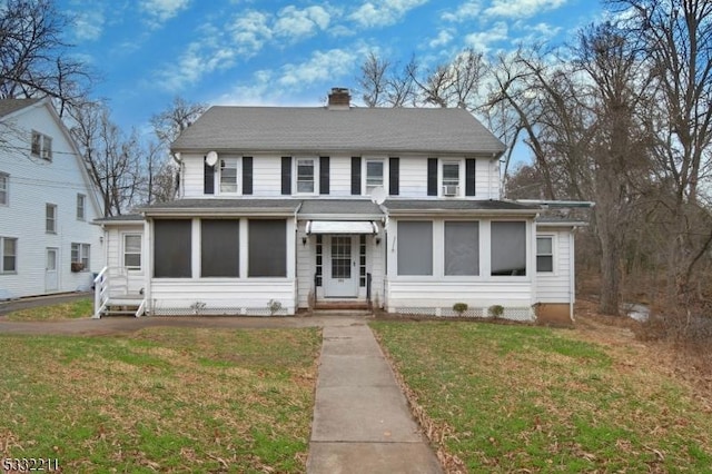 view of front of house with a front yard