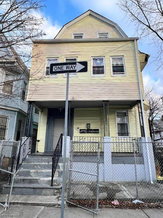 view of front of home with covered porch