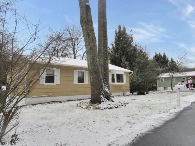 view of front of property