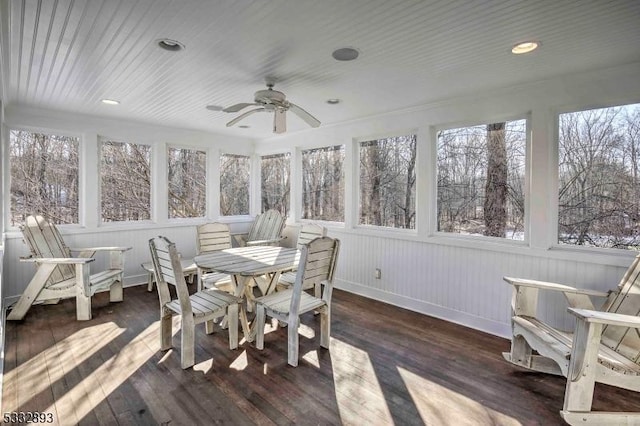 sunroom / solarium with ceiling fan