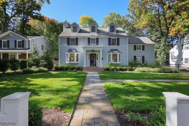 view of front of property with a front yard