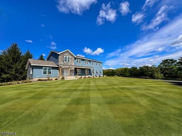 view of front facade with a front lawn