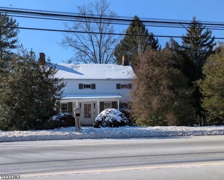 view of front of house