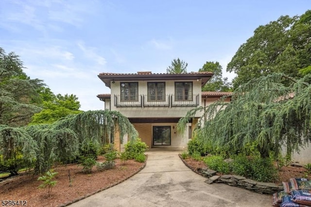 view of mediterranean / spanish home