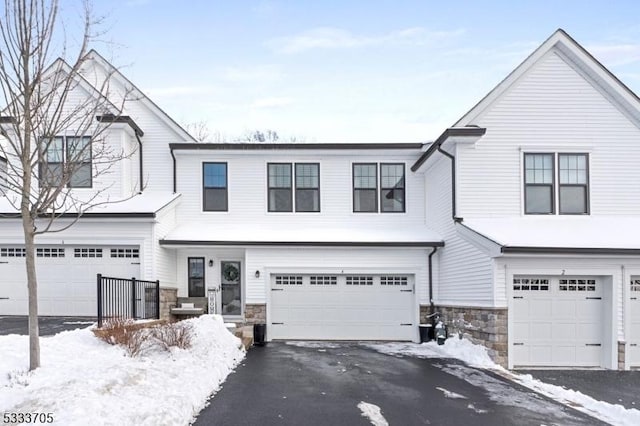 view of front facade with a garage