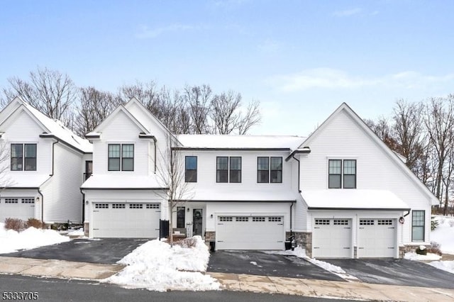 view of front facade featuring a garage