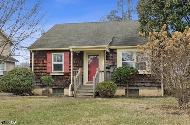 view of front of house featuring a front yard