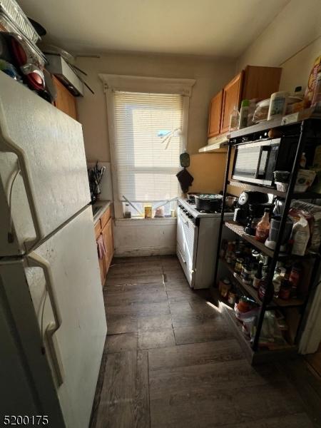 kitchen featuring white appliances