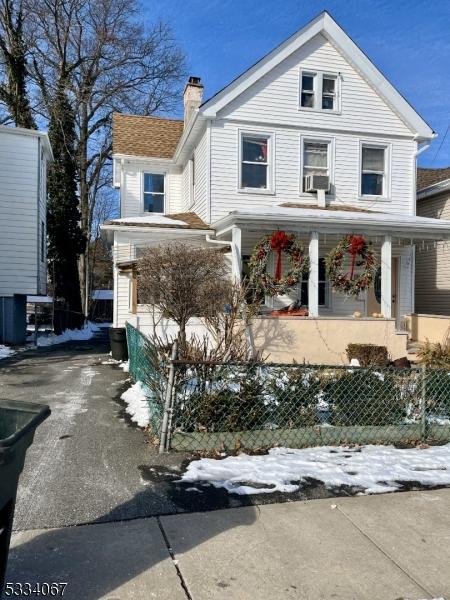 view of front of home featuring covered porch