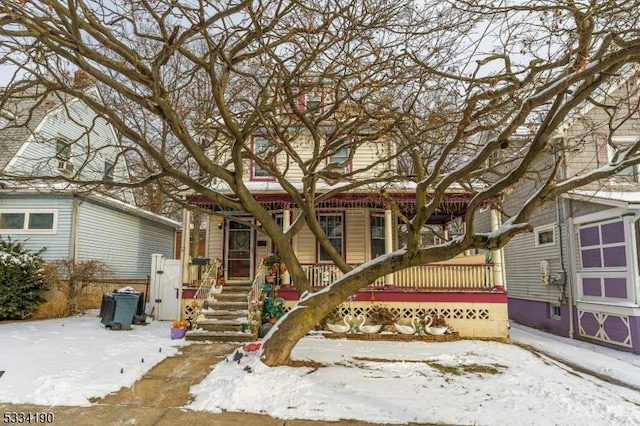 view of front of property