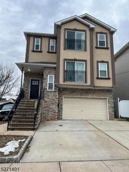 view of front of house featuring a garage