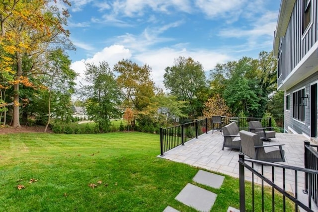 view of yard featuring a patio