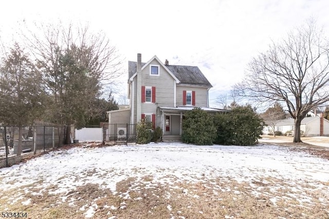 view of front property