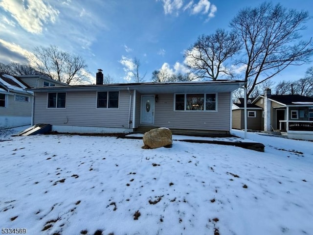 view of front of property