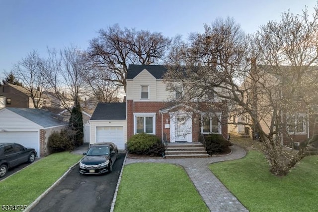 view of front of property with a front yard