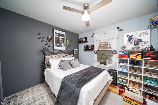 bedroom featuring ceiling fan