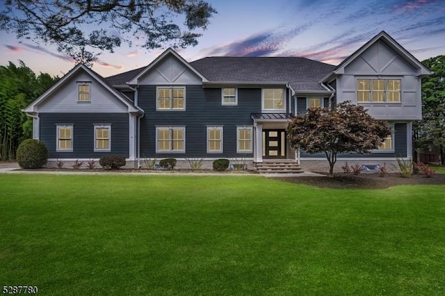 view of front facade with a lawn