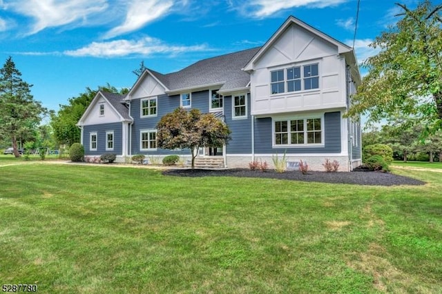 view of front of house featuring a front yard