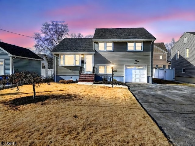 view of front facade with a garage