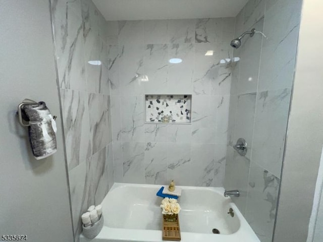 full bathroom with washtub / shower combination