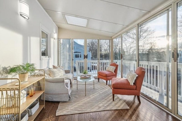 sunroom with lofted ceiling