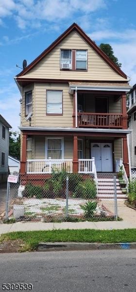 view of front of home featuring a porch