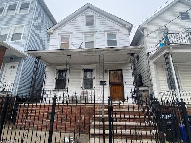 view of front facade featuring a porch