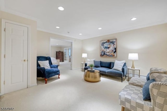 living area with baseboards, recessed lighting, carpet, and crown molding