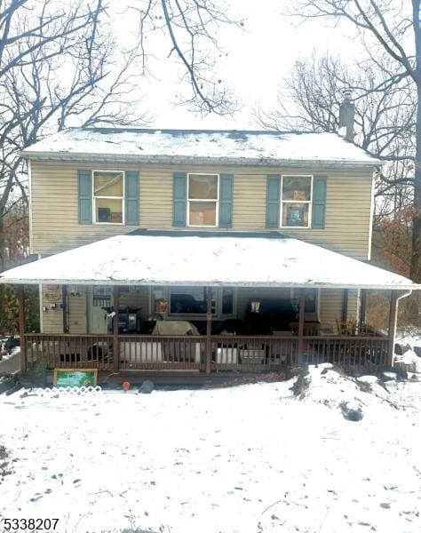 view of front of home featuring covered porch