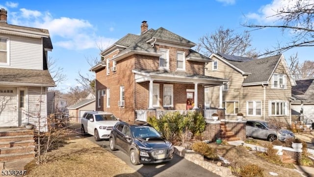 view of front of house featuring a porch