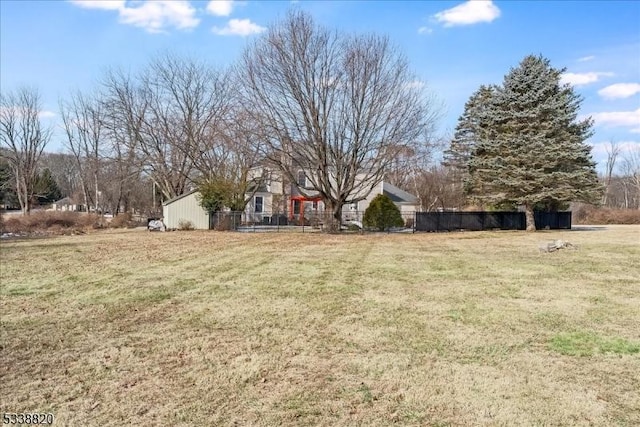 view of yard featuring fence