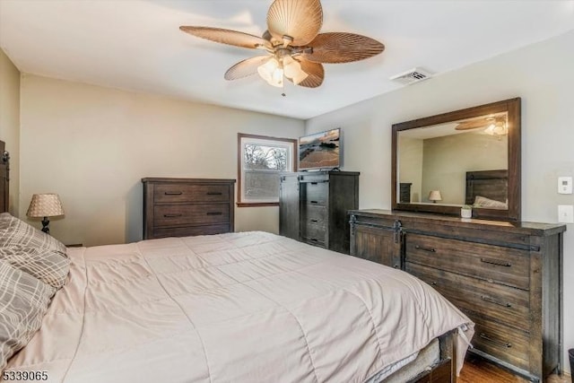bedroom featuring ceiling fan