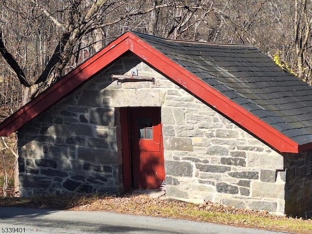 view of outbuilding