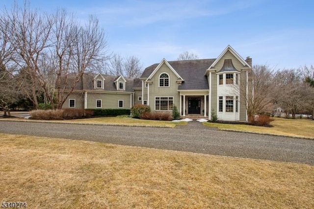 view of front of property with a front yard