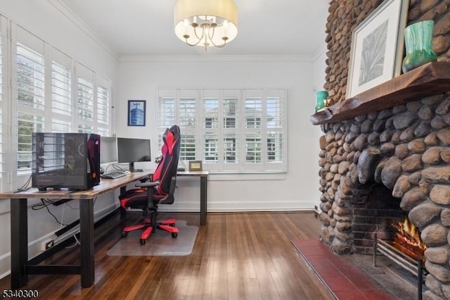 office area featuring hardwood / wood-style floors, baseboards, a chandelier, and crown molding